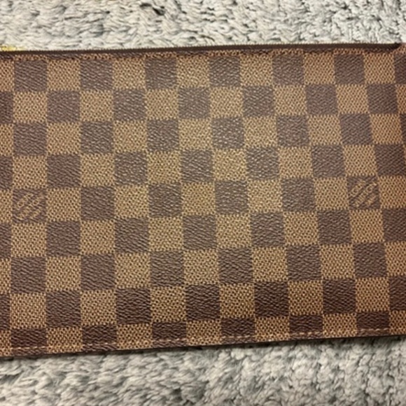 LV clutch - Picture 1 of 5